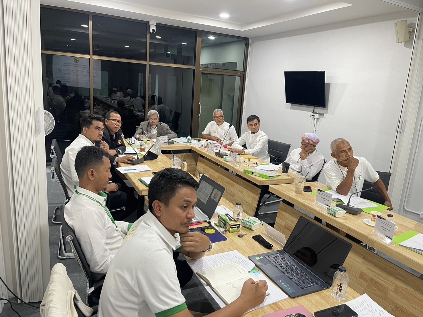 ประชุมคณะกรรมการบริหารสหกรณ์อิสลามษะกอฟะฮ จำกัด ประจำเดือน เมษายน 2567 ณ ห้องประชุมสำนักงานใหญ่คลองยาง
